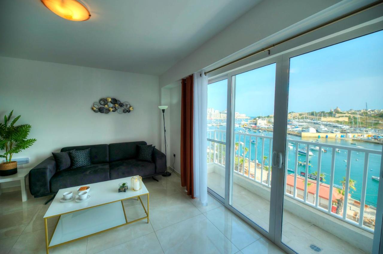 Seafront Beautifully Furnished 2 Bedrooms Gogzr-3 Gzira ภายนอก รูปภาพ