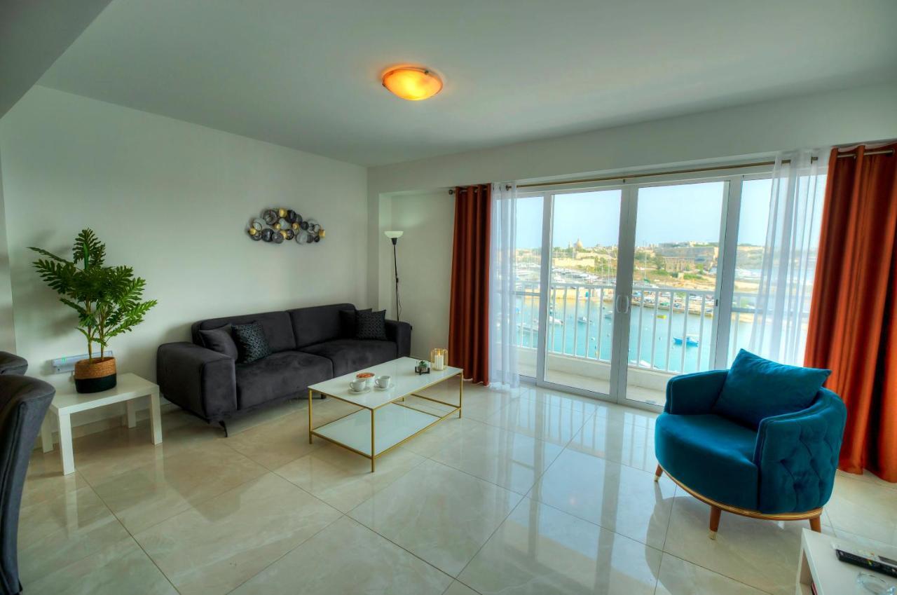 Seafront Beautifully Furnished 2 Bedrooms Gogzr-3 Gzira ภายนอก รูปภาพ