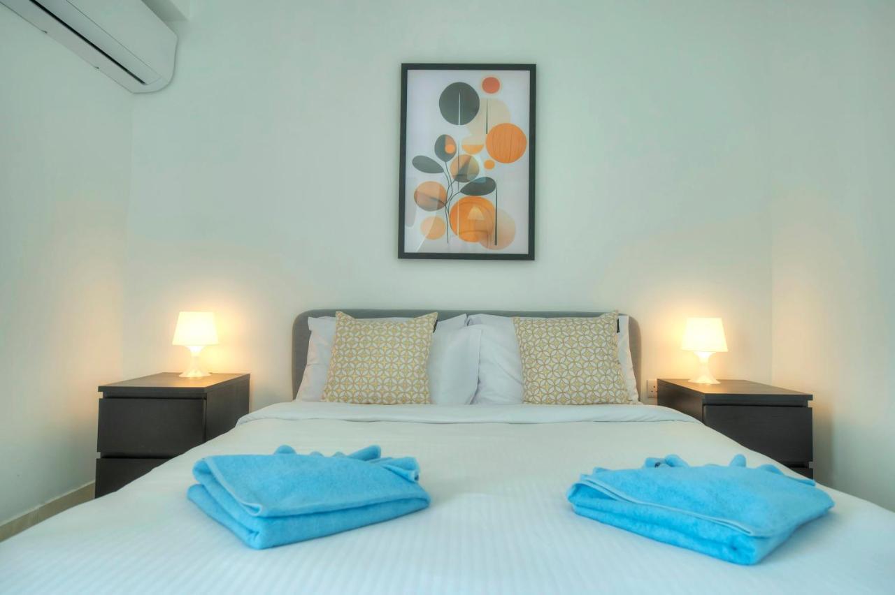Seafront Beautifully Furnished 2 Bedrooms Gogzr-3 Gzira ภายนอก รูปภาพ