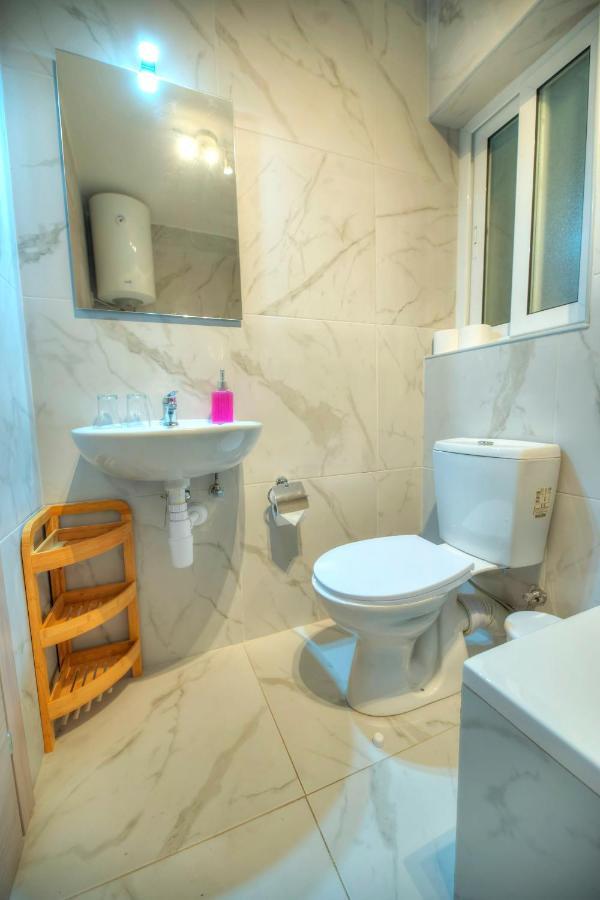 Seafront Beautifully Furnished 2 Bedrooms Gogzr-3 Gzira ภายนอก รูปภาพ
