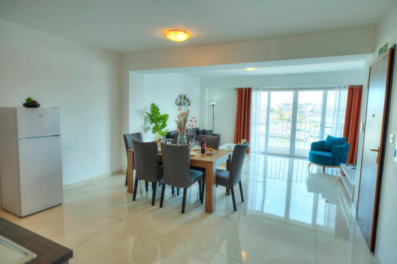 Seafront Beautifully Furnished 2 Bedrooms Gogzr-3 Gzira ภายนอก รูปภาพ