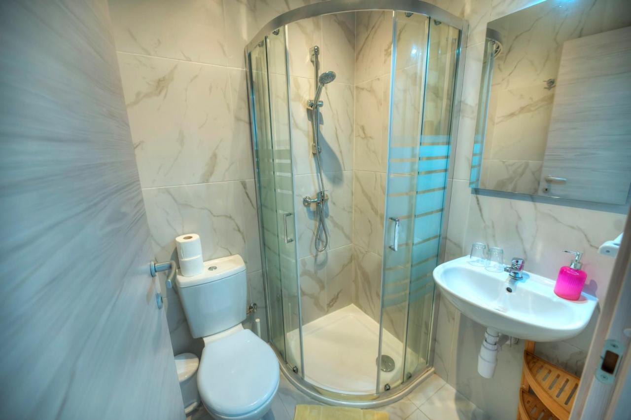 Seafront Beautifully Furnished 2 Bedrooms Gogzr-3 Gzira ภายนอก รูปภาพ