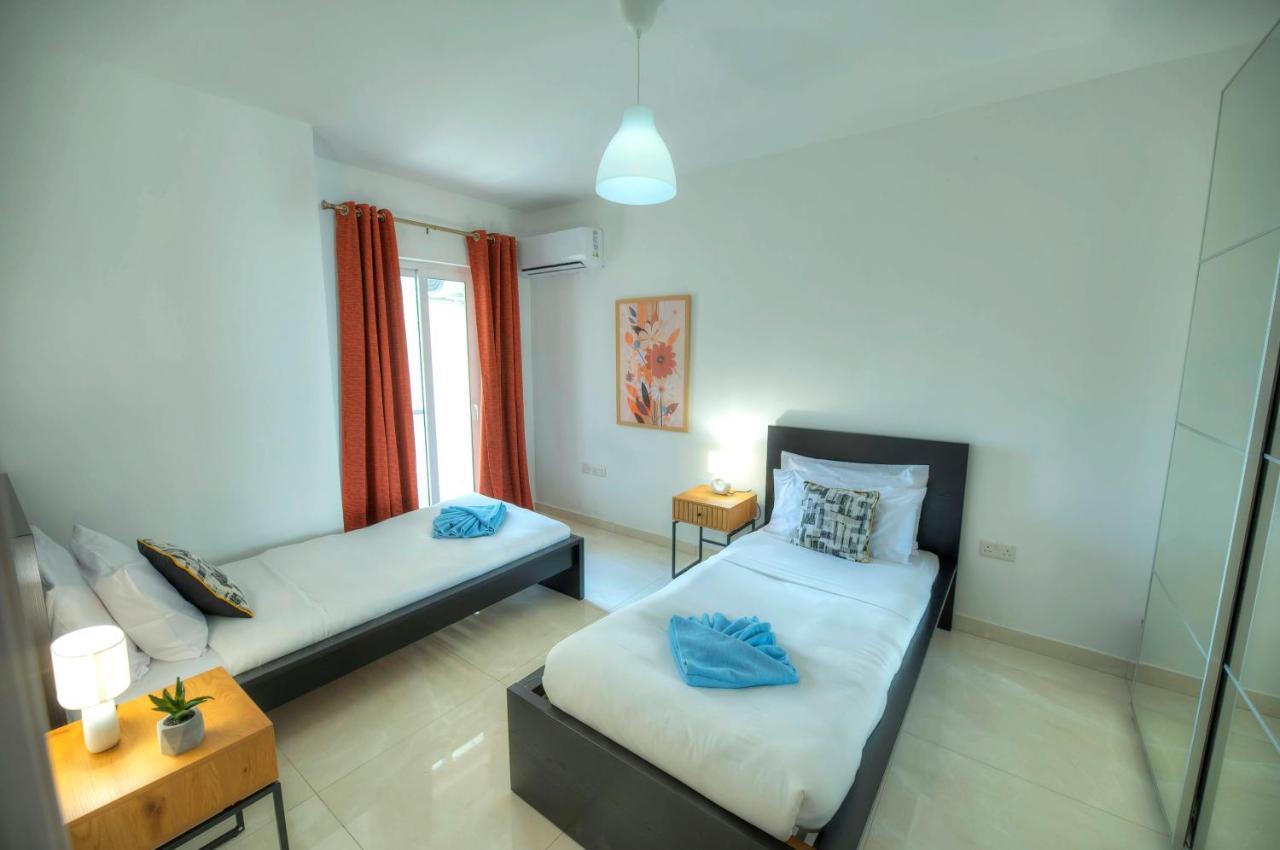 Seafront Beautifully Furnished 2 Bedrooms Gogzr-3 Gzira ภายนอก รูปภาพ