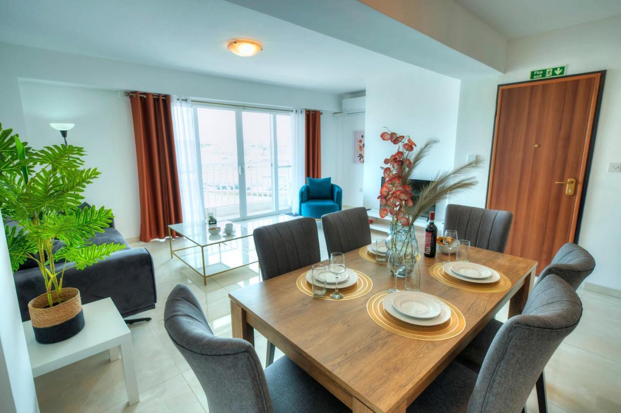 Seafront Beautifully Furnished 2 Bedrooms Gogzr-3 Gzira ภายนอก รูปภาพ
